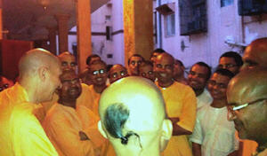 Radhanath Swami Inspires Sankirtan Bus Party Members of ISKCON Chowpatty