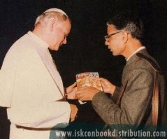 Pope John Paul Receives Bhagavad Gita As It Is