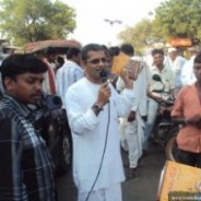 Book Distribution by Pawan Gauranga Dasa in 2012 Marathon at Yawatmal, Maharashtra, India