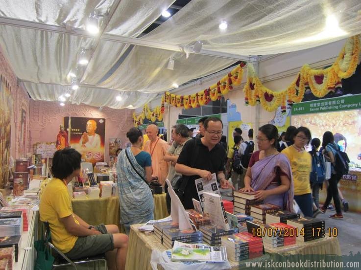 Book Distribution at Hong Kong Book Fair on 18 July 2014