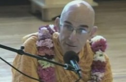 Vijaya Prabhu – Book distribution