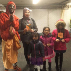 Blissful Arabic Book Distribution in the Subways of New York City!